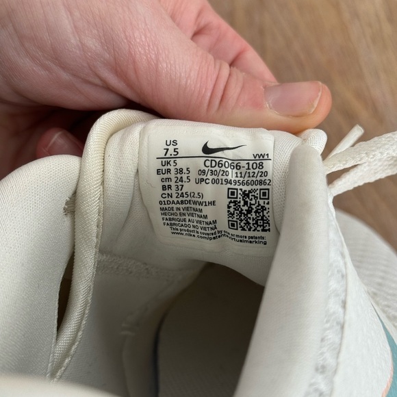 NIKE Golf Ladies Rosche G Spikeless Shoe White Turquoise Peach Size 7.5 - Picture 9 of 9